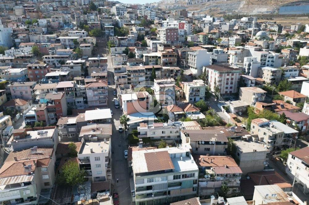 CB.ROUTE'DAN BAYRAKLI MUHİTTİN ERENERDE 4 KAT İMARLI ARSA