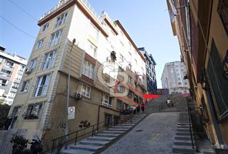SÜTLÜCE' DE KULLANIŞLI NET 80 M2, 2+1, ASANSÖRLÜ SATILIK DAİRE