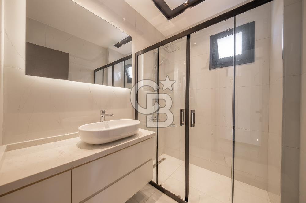 Güzelbahçe Yelki Kolejler Bölgesinde Tam Müstakil Havuzlu Villa