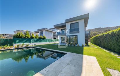 Güzelbahçe Yelki Kolejler Bölgesinde Tam Müstakil Havuzlu Villa