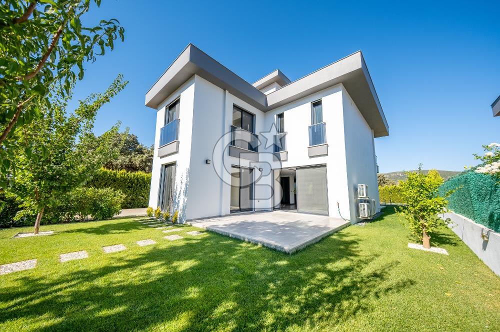 Güzelbahçe Yelki Kolejler Bölgesinde Tam Müstakil Havuzlu Villa