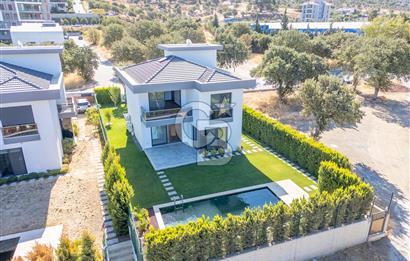 Güzelbahçe Yelki Kolejler Bölgesinde Tam Müstakil Havuzlu Villa