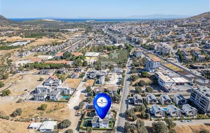Güzelbahçe Yelki Kolejler Bölgesinde Tam Müstakil Havuzlu Villa