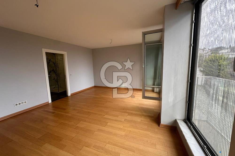 Ulus Ortaköy Arasında Satılık 5+1 Tripleks Boş Daire