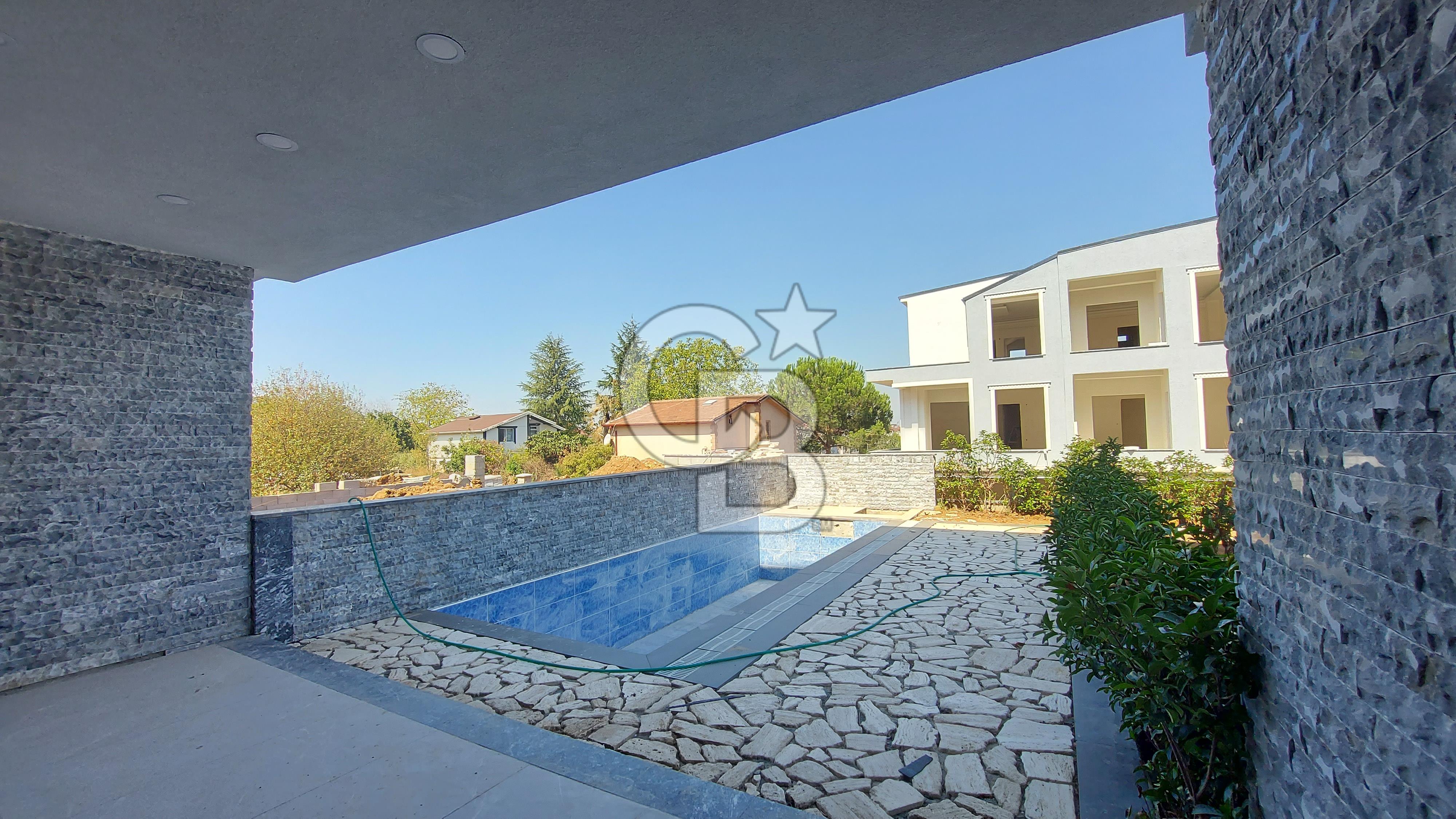 KARTEPE FSM SATILIK SIFIR 4+1 MÜSTAKİL HAVUZLU VİLLA