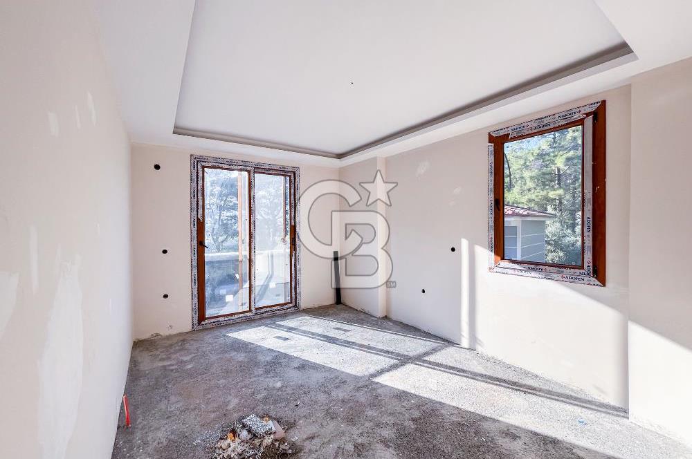 CB MARİNADAN SATILIK 400m2 BAHÇE ALANI VE 7x4 HAVUZLU 4+1 VİLLA