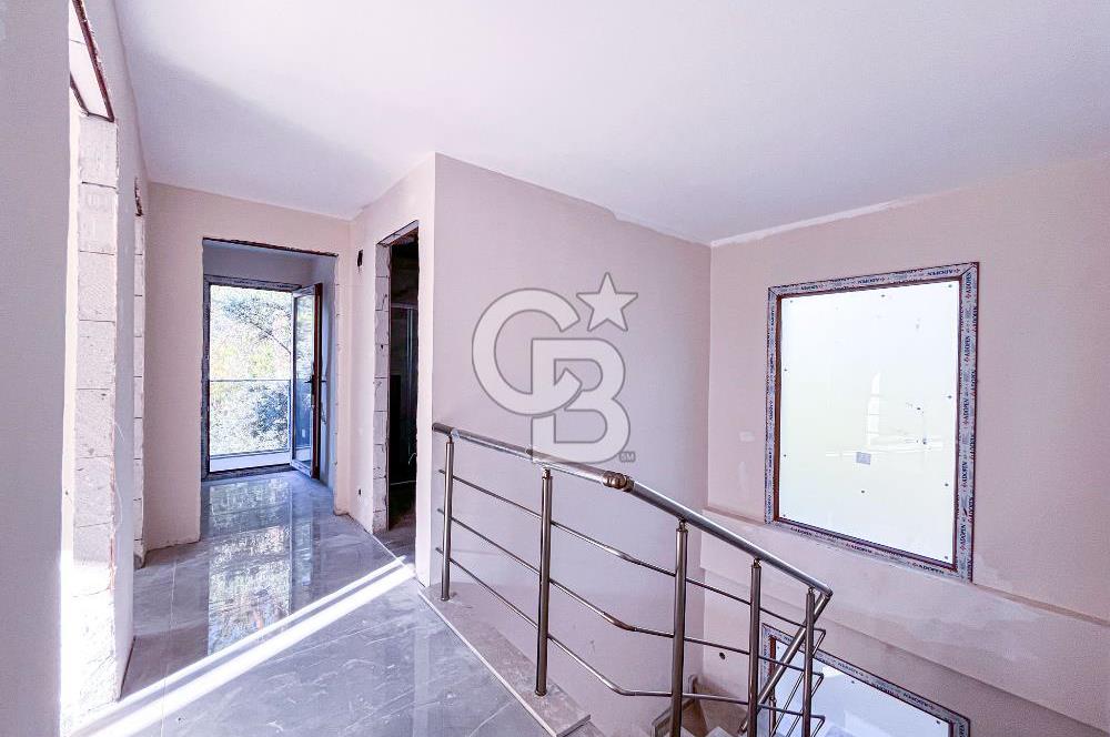 CB MARİNADAN SATILIK 400m2 BAHÇE ALANI VE 7x4 HAVUZLU 4+1 VİLLA