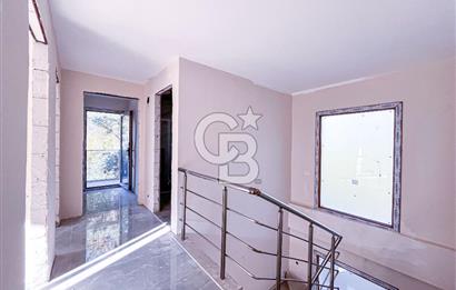 CB MARİNADAN SATILIK 400m2 BAHÇE ALANI VE 7x4 HAVUZLU 4+1 VİLLA
