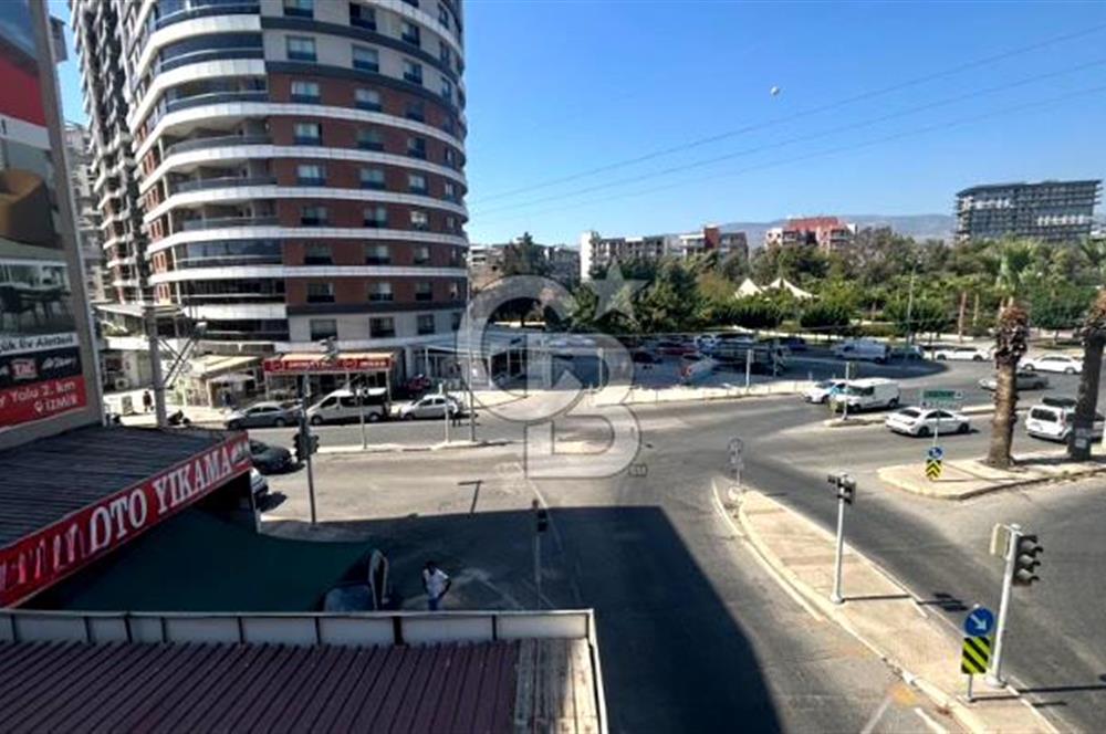 Yıldırım Beyazıt Caddesi Kiralık Köşe Dükkan