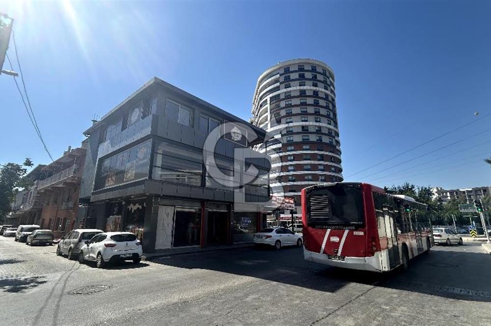 Yıldırım Beyazıt Caddesi Kiralık Köşe Dükkan
