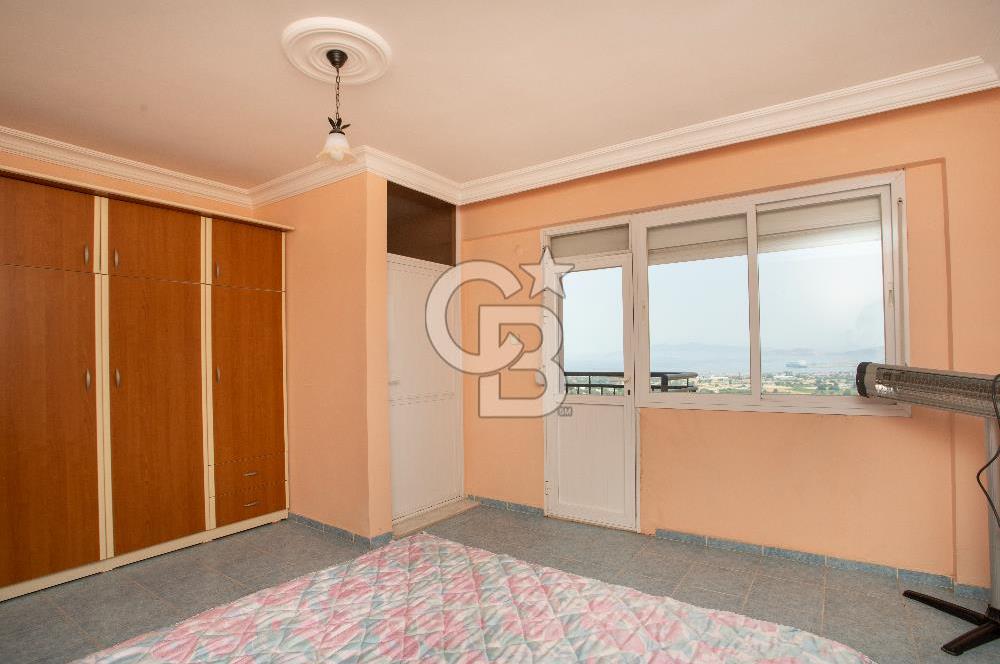 Foça Kozbeyli'de Satılık Tripleks Müstakil Ev ve Arazi