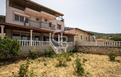 Foça Kozbeyli'de Satılık Tripleks Müstakil Ev ve Arazi