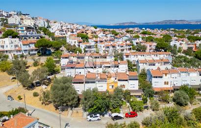 Yenifoça Burunucu'nda Satılık 3+1 Tripleks Villa