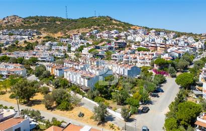 Yenifoça Burunucu'nda Satılık 3+1 Tripleks Villa