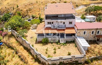 Foça Kozbeyli'de Kiralık Tripleks Müstakil Ev ve Arazi