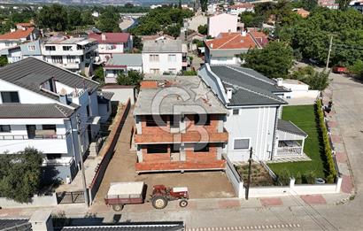 Müstakil Arsa İçerisinde, İster İki Daire, İster Tek Villa!