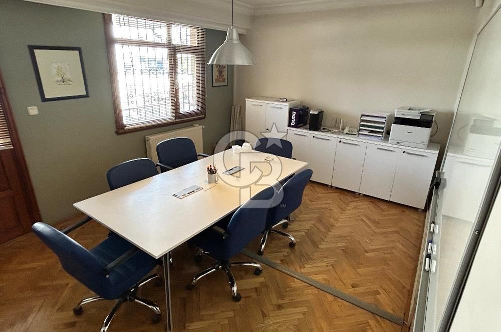 ALEKSANDER DUPÇEK CADDESİ ÜZERİ GENİŞ 3+1 DAİRE