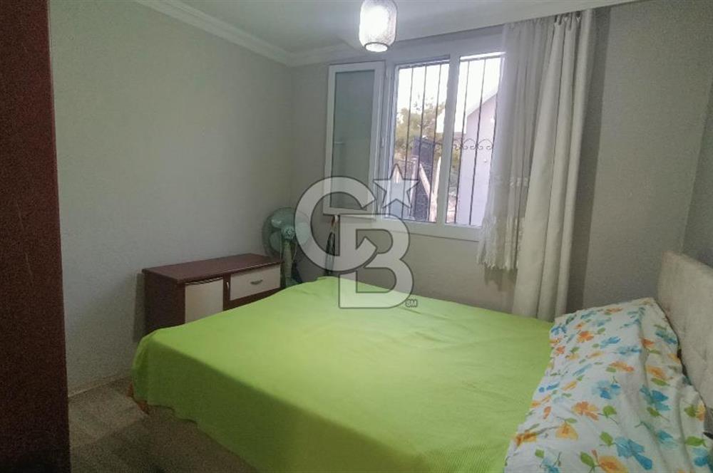 İzmir Bornova Yakaköy Satılık 2+1 Verandalı ev ve Tarla 