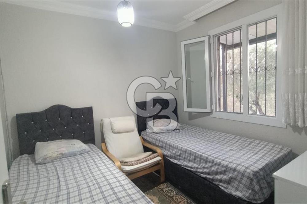 İzmir Bornova Yakaköy Satılık 2+1 Verandalı ev ve Tarla 