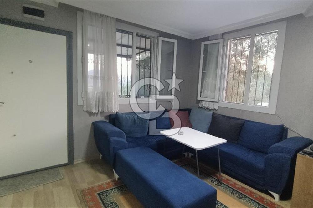 İzmir Bornova Yakaköy Satılık 2+1 Verandalı ev ve Tarla 