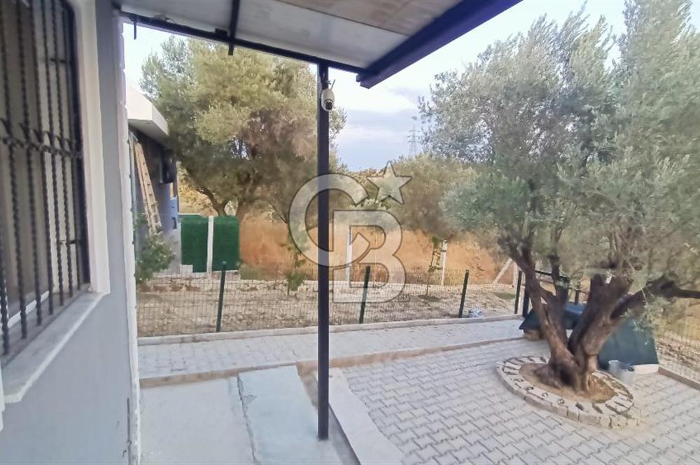 İzmir Bornova Yakaköy Satılık 2+1 Verandalı ev ve Tarla 