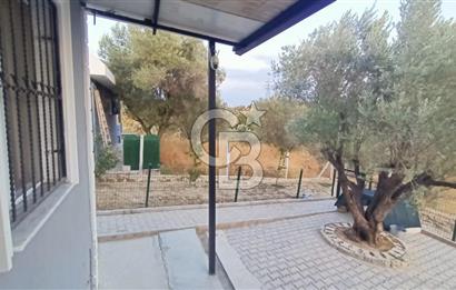 İzmir Bornova Yakaköy Satılık 2+1 Verandalı ev ve Tarla 