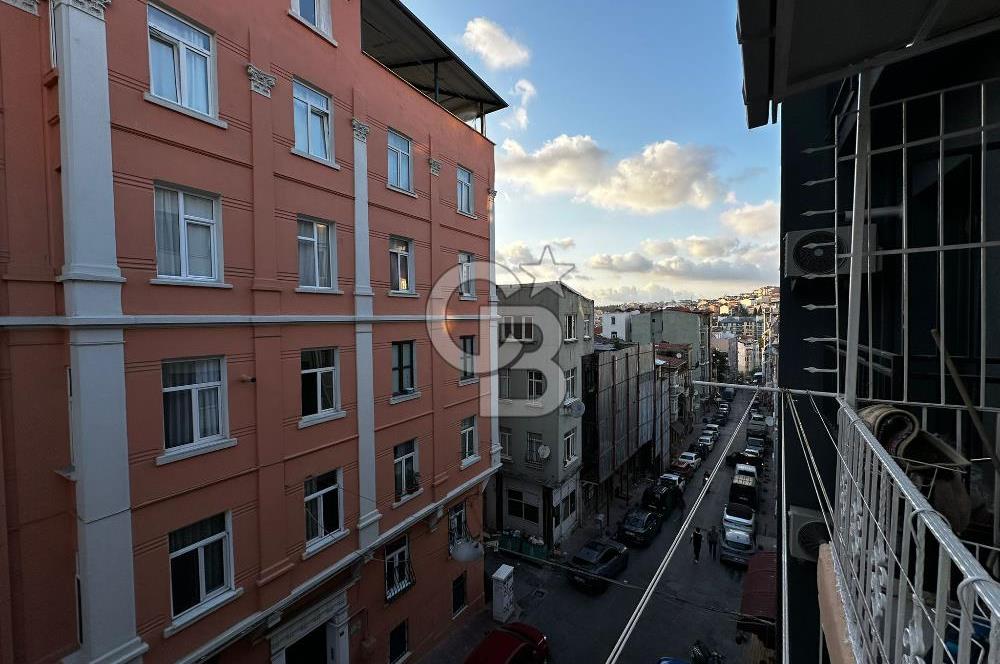 Beyoğlu'nun Kalbi Kalyoncukulluğu Mahallesinde Satılık 2+1 Daire