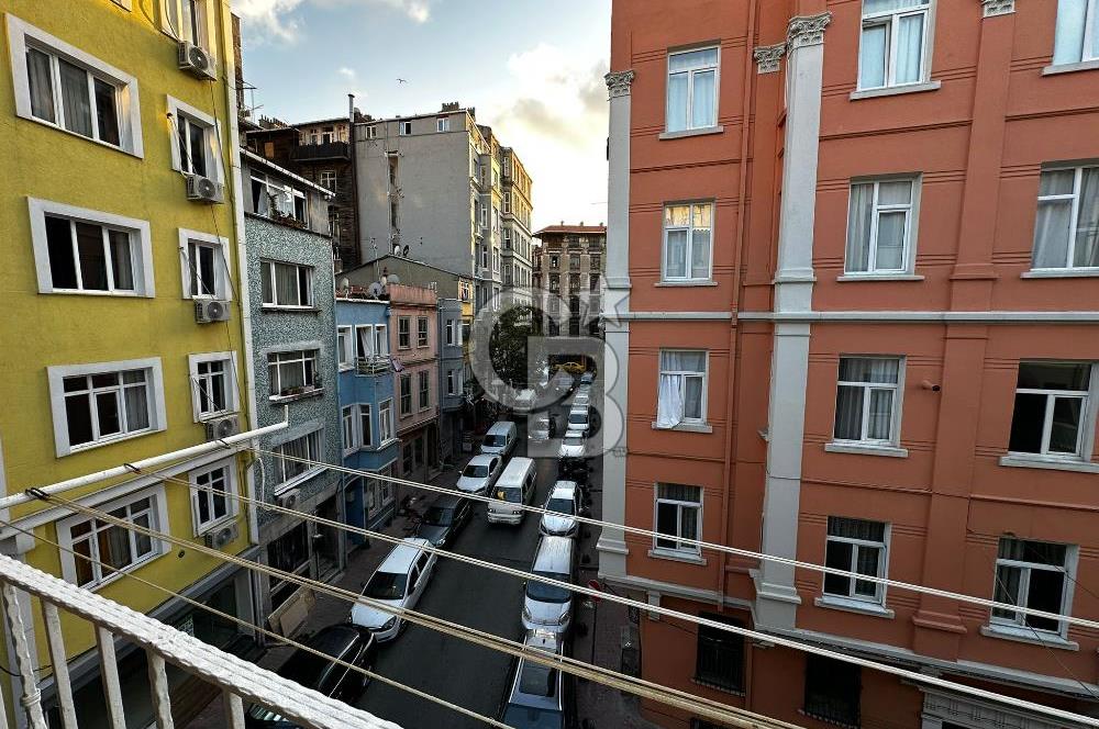 Beyoğlu'nun Kalbi Kalyoncukulluğu Mahallesinde Satılık 2+1 Daire