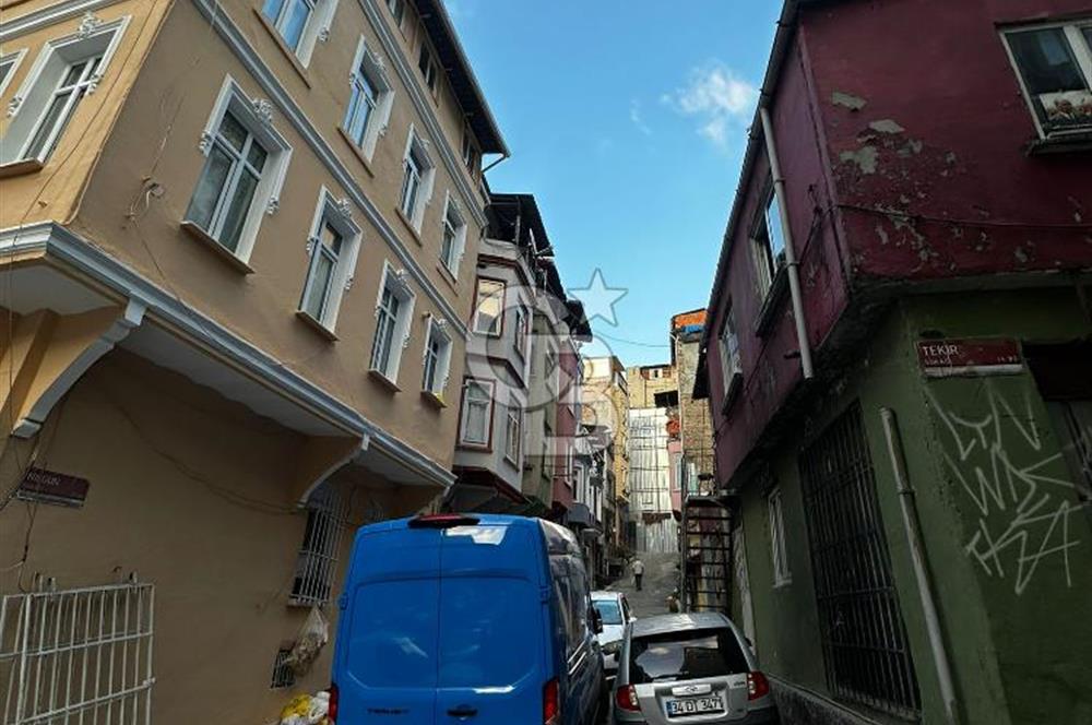 Beyoğlu'nun Kalbi Kalyoncukulluğu Mahallesinde Satılık 2+1 Daire