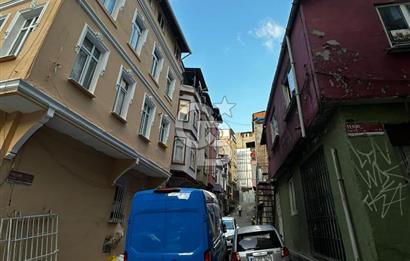 Beyoğlu'nun Kalbi Kalyoncukulluğu Mahallesinde Satılık 2+1 Daire