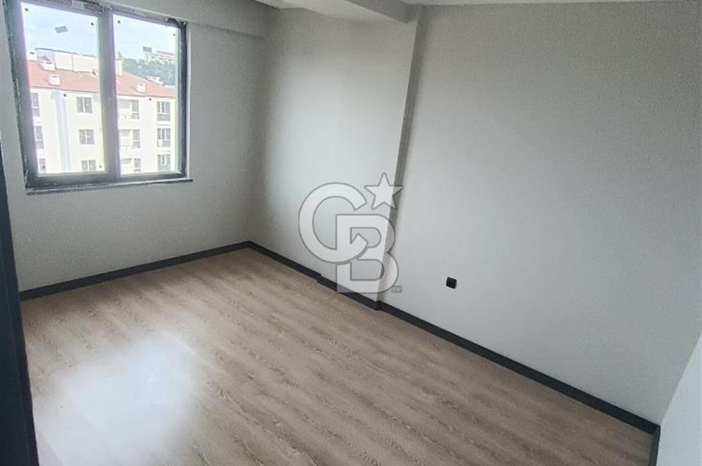 BÜYÜKOYUMCADA PAMUKLU BULVARINDA SATILIIK 2+1 