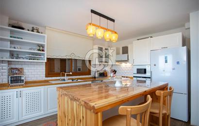 Foça Kocamehmetler'de Satılık 4+1 Müstakil Havuzlu Villa