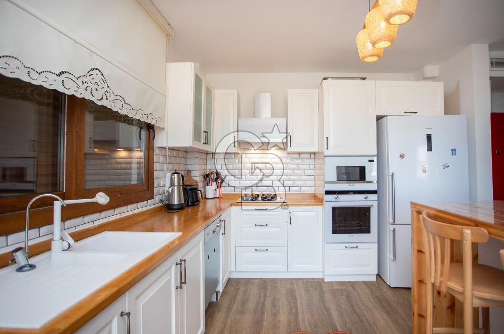 Foça Kocamehmetler'de Satılık 4+1 Müstakil Havuzlu Villa