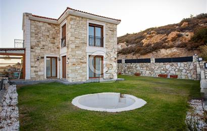 Foça Kocamehmetler'de Satılık 4+1 Müstakil Havuzlu Villa