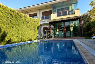 ÇEŞME ALAÇATI DA 3+1 MÜSTAKİL HAVUZLU VİLLA