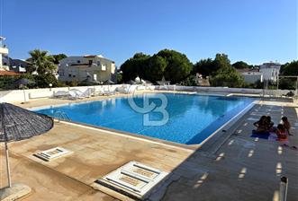 ÇEŞME ÇİFTLİK DORUK SİTESİNDE SATILIK TRIPLEKS 4+1 VİLLA