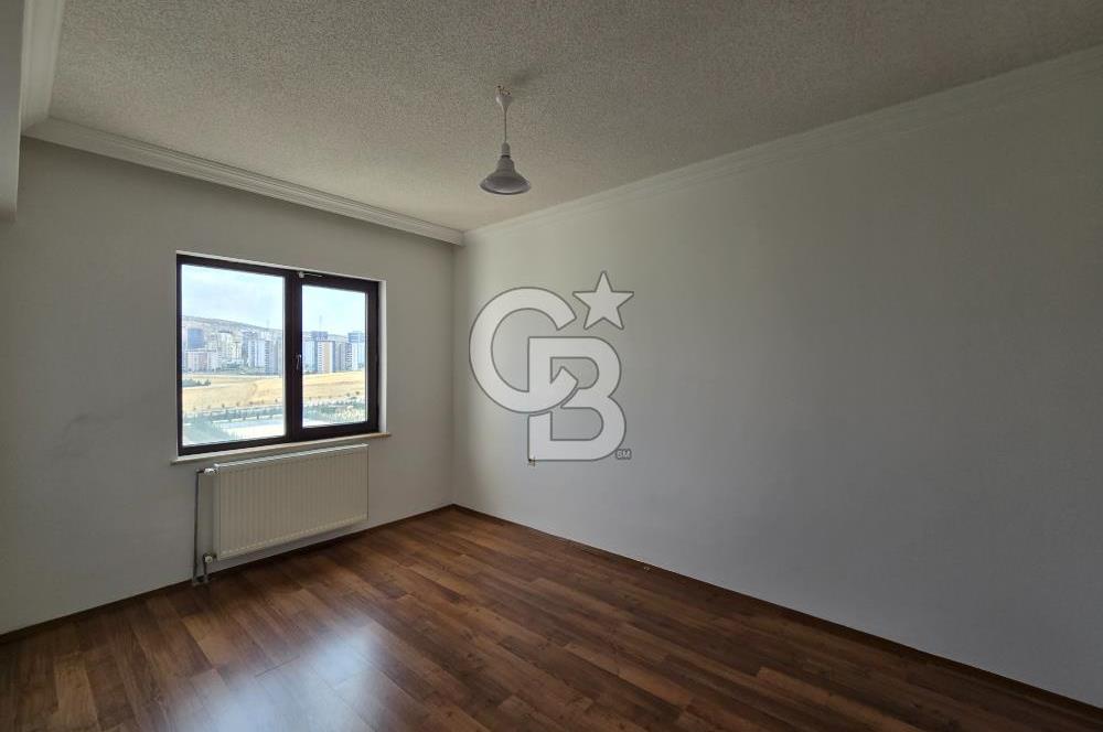 BAĞLICA'DA YÜZME HAVUZLU KAPALI OTOPARKLI SİTE İÇİNDE 4+1 DAİRE