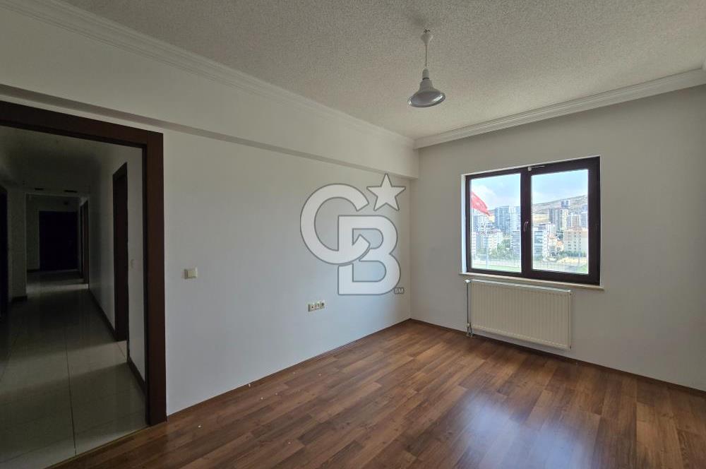 BAĞLICA'DA YÜZME HAVUZLU KAPALI OTOPARKLI SİTE İÇİNDE 4+1 DAİRE