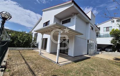 İZMİT KABAOĞLU SİTEİÇİ BAHÇELİ MANZARALI 200M2 4+1 SATILIK VİLLA