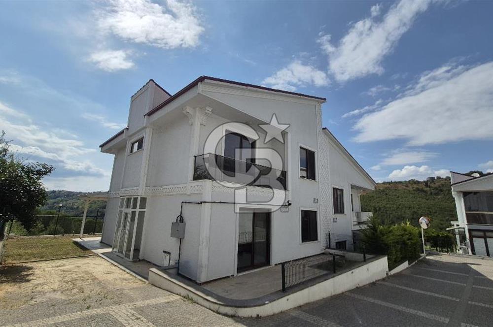 İZMİT KABAOĞLU SİTEİÇİ BAHÇELİ MANZARALI 200M2 4+1 SATILIK VİLLA