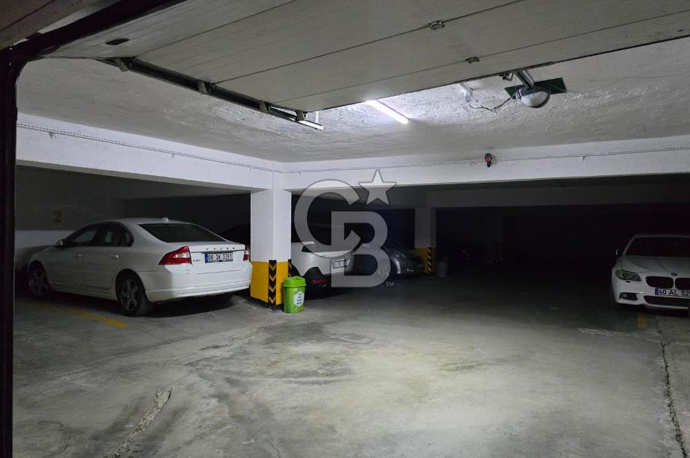 BAĞLICA'DA YÜZME HAVUZLU KAPALI OTOPARKLI SİTE İÇİNDE 4+1 DAİRE