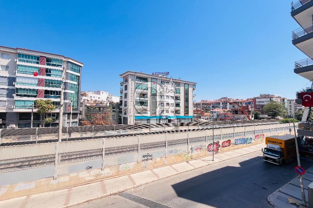 Demirköprü İzbana Çok Yakın Balkonlu ve Geniş Kiralık 1+1 Daire
