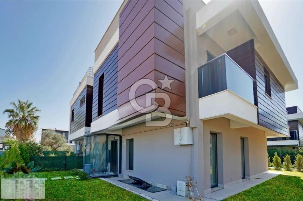 Urla Çamlıçay’da Ultra Lüks 5+1 Deniz Manzaralı Villa