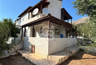 URLA İLTUR SİTESİ'NDE SATILIK FIRSAT VİLLA