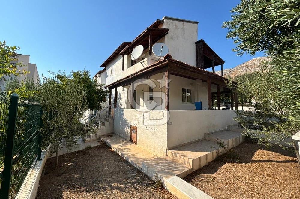 URLA İLTUR SİTESİ'NDE SATILIK FIRSAT VİLLA