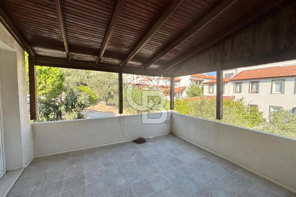 URLA İLTUR SİTESİ'NDE SATILIK FIRSAT VİLLA