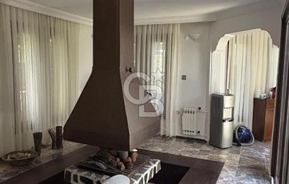 Altınova Profesörler Sitesinde Özel Konsept Tripleks Villa