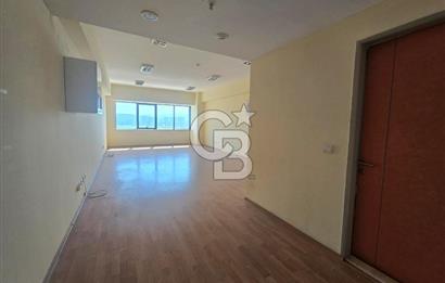 BAYRAKLI TEPEKULE İŞ MERKEZİ DENİZ MANZARALI KİRALIK OFİS
