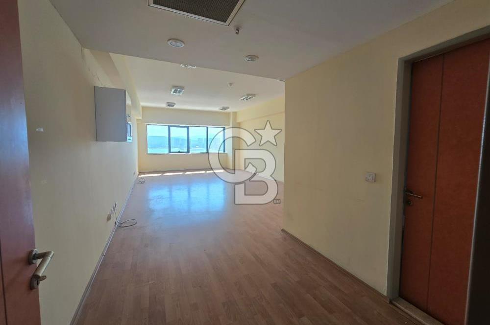 BAYRAKLI TEPEKULE İŞ MERKEZİ DENİZ MANZARALI KİRALIK OFİS
