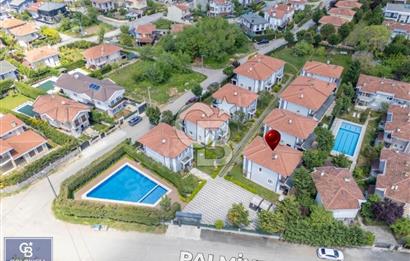 ŞİLE KUMBABA SİTE İÇERİSİNDE SATILIK 4+1 VİLLA 300M² ARSA PAYI